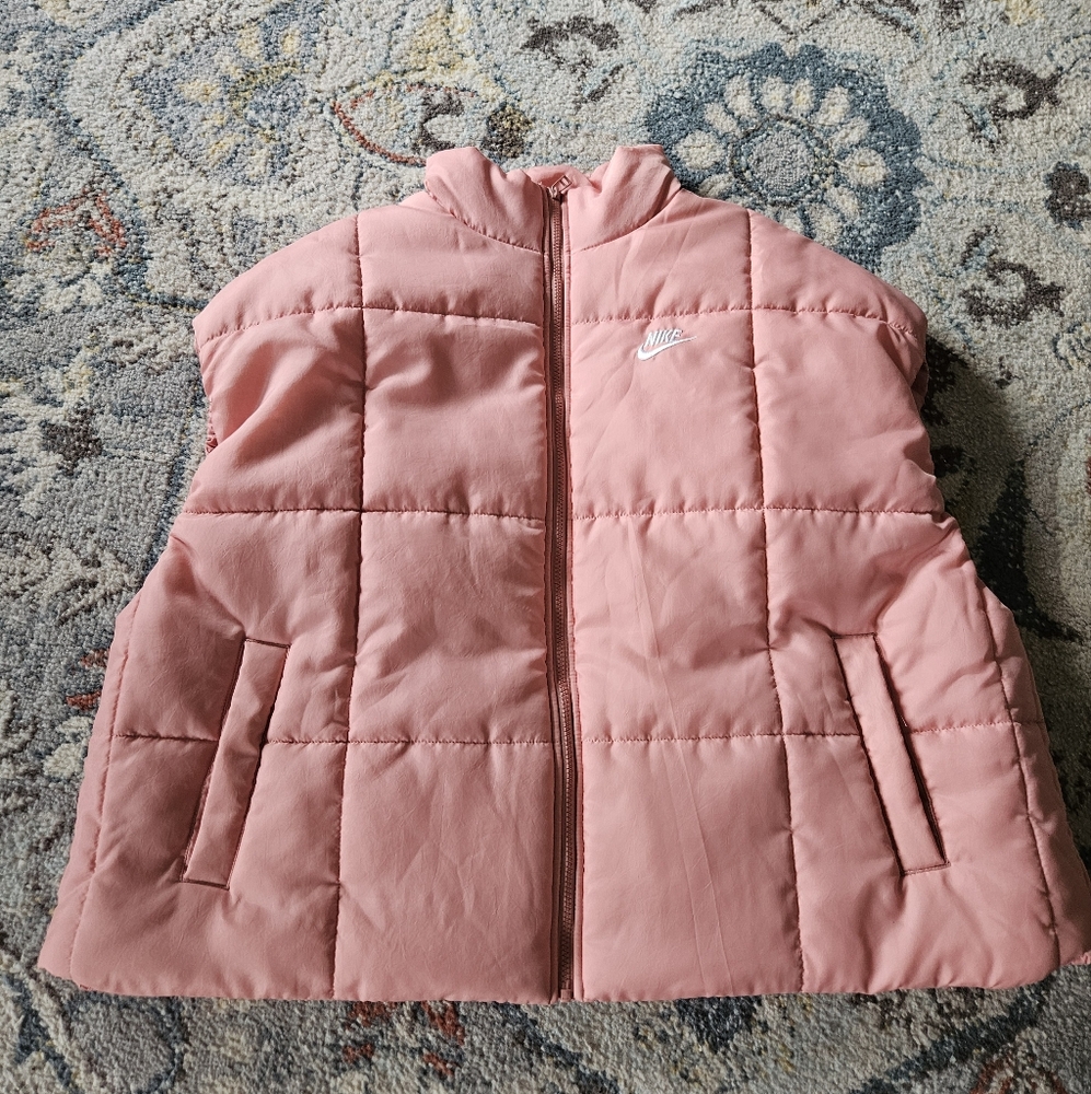 New Nike therma fit sportswear classic puffer vest oversized fit PINK Size XL